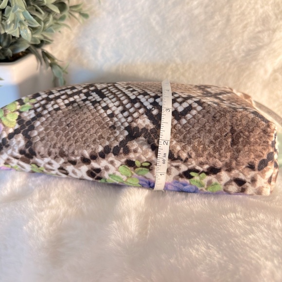 Estee Lauder Butterfly 🦋 and 🌹 Roses Makeup Bag - Picture 8 of 8